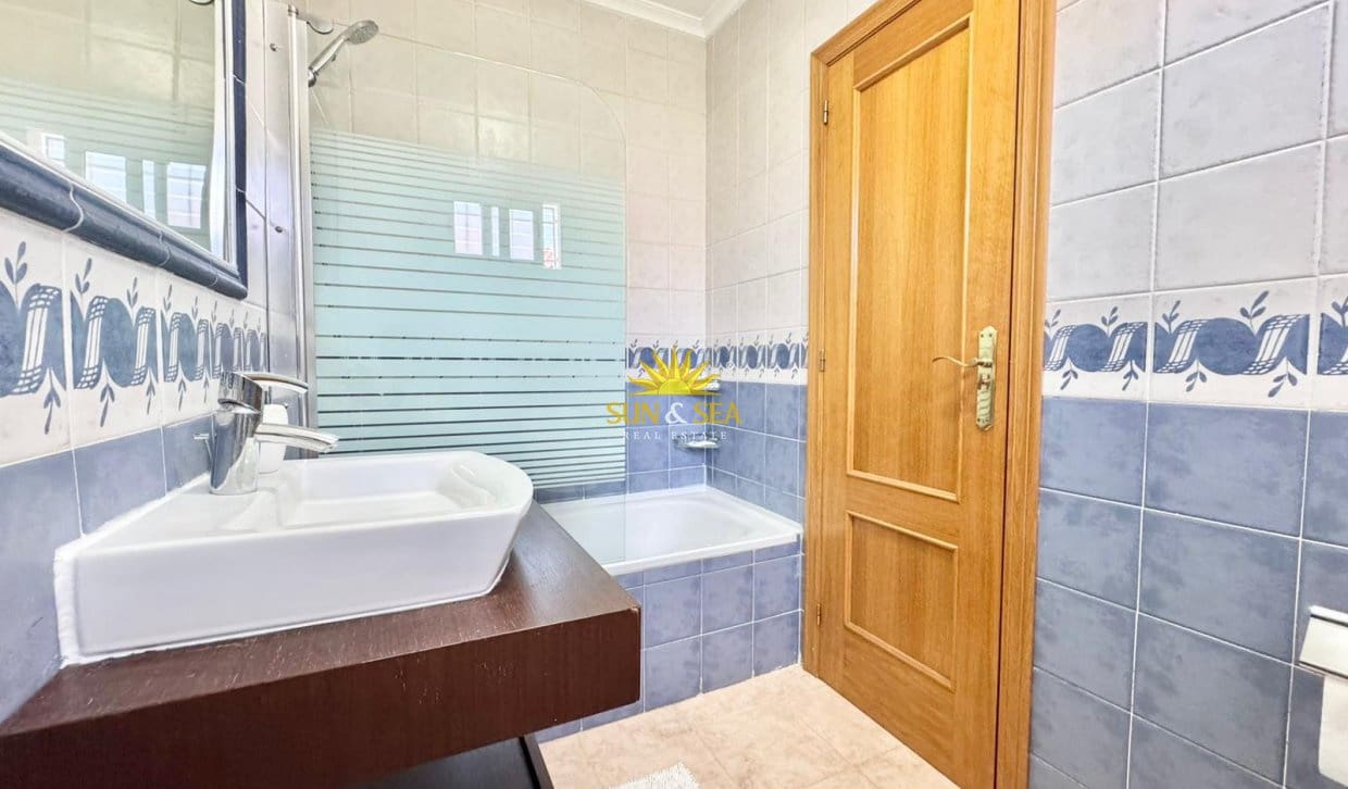 3 soveværelse Lejlighed til leje i San Fulgencio med swimmingpool garage - € 1.600 (Ref: 9890678)