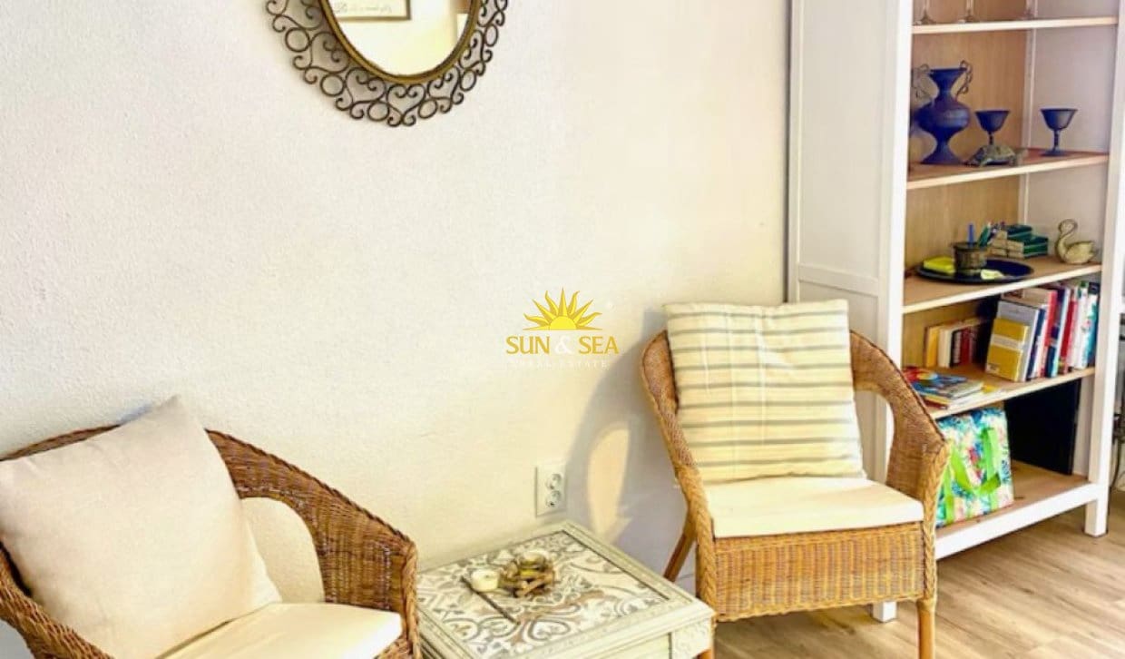 2 bedroom Apartment for rent in Torrevieja with pool - € 1,200 (Ref: 9891344)