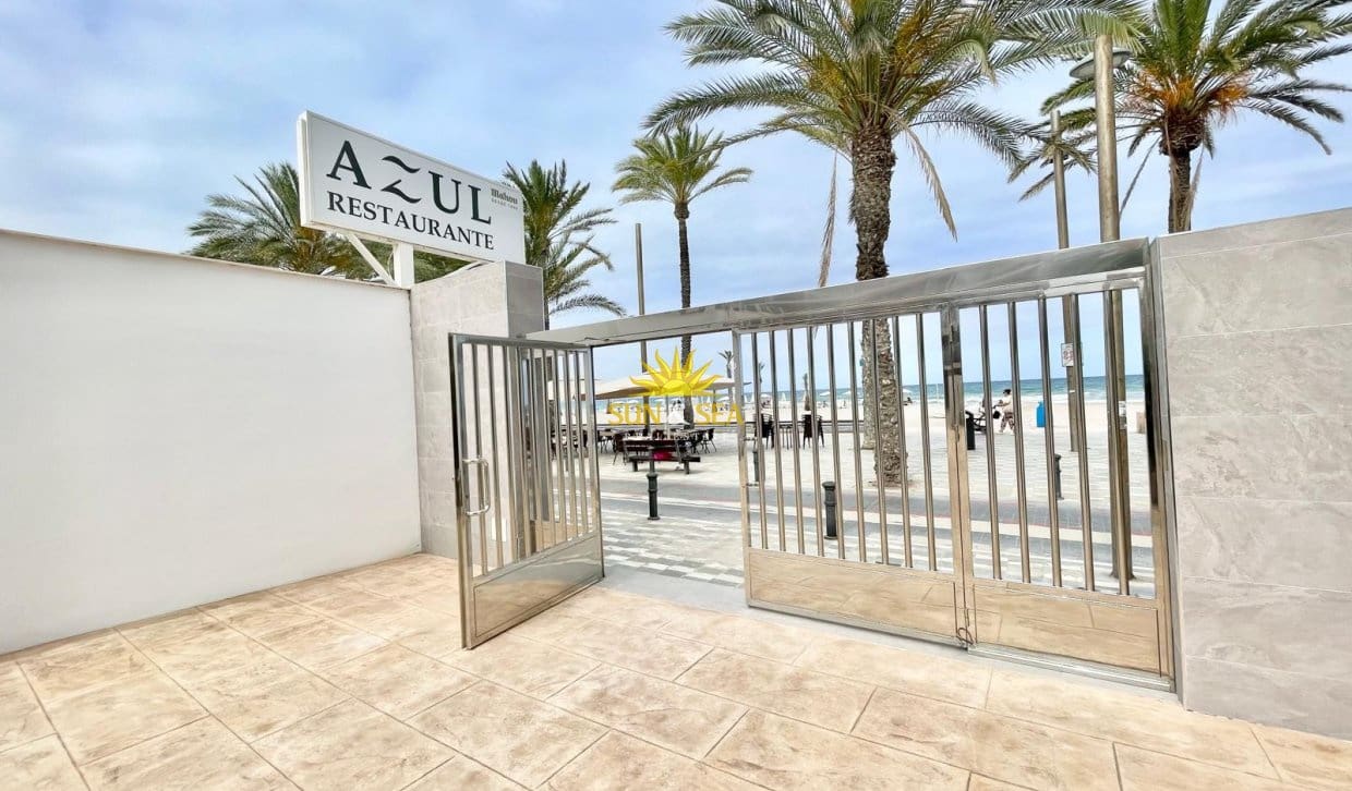 3 bedroom Apartment for holiday rental in Playa de San Juan with pool garage - € 1,300 (Ref: 9892703)