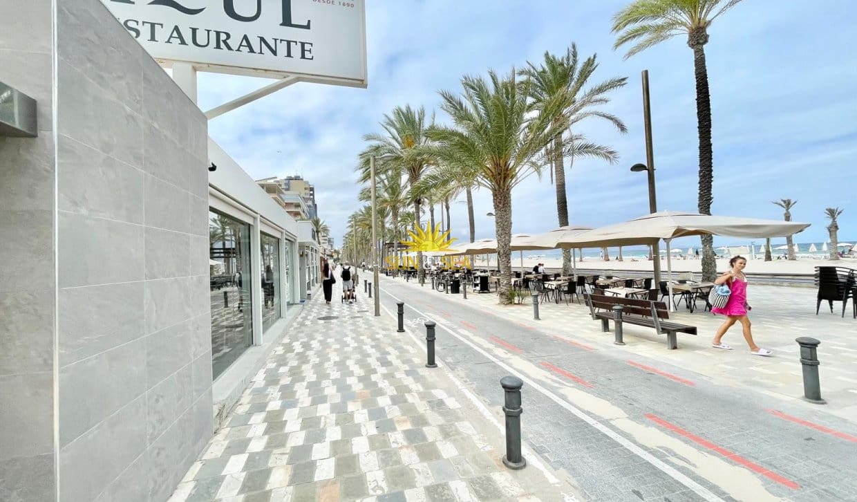 3 bedroom Apartment for holiday rental in Playa de San Juan with pool garage - € 1,300 (Ref: 9892703)