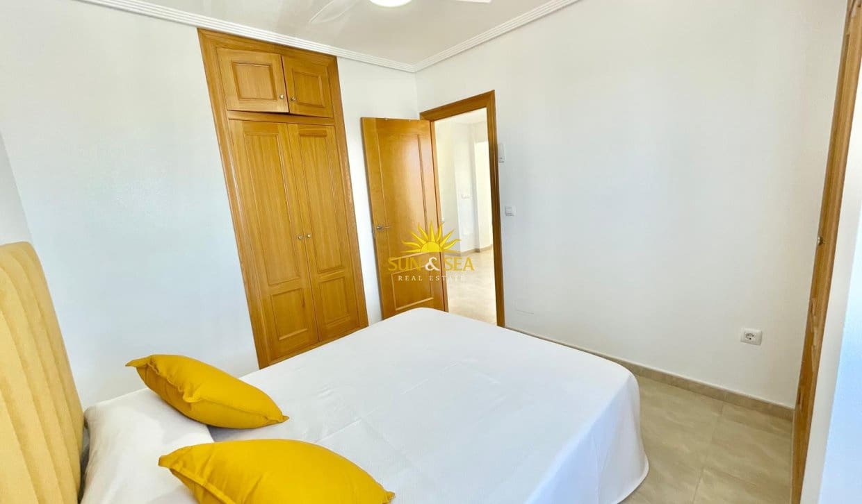 2 sovrum Lägenhet att hyra i Los Alcazares med garage - 800 € (Ref: 9893229)