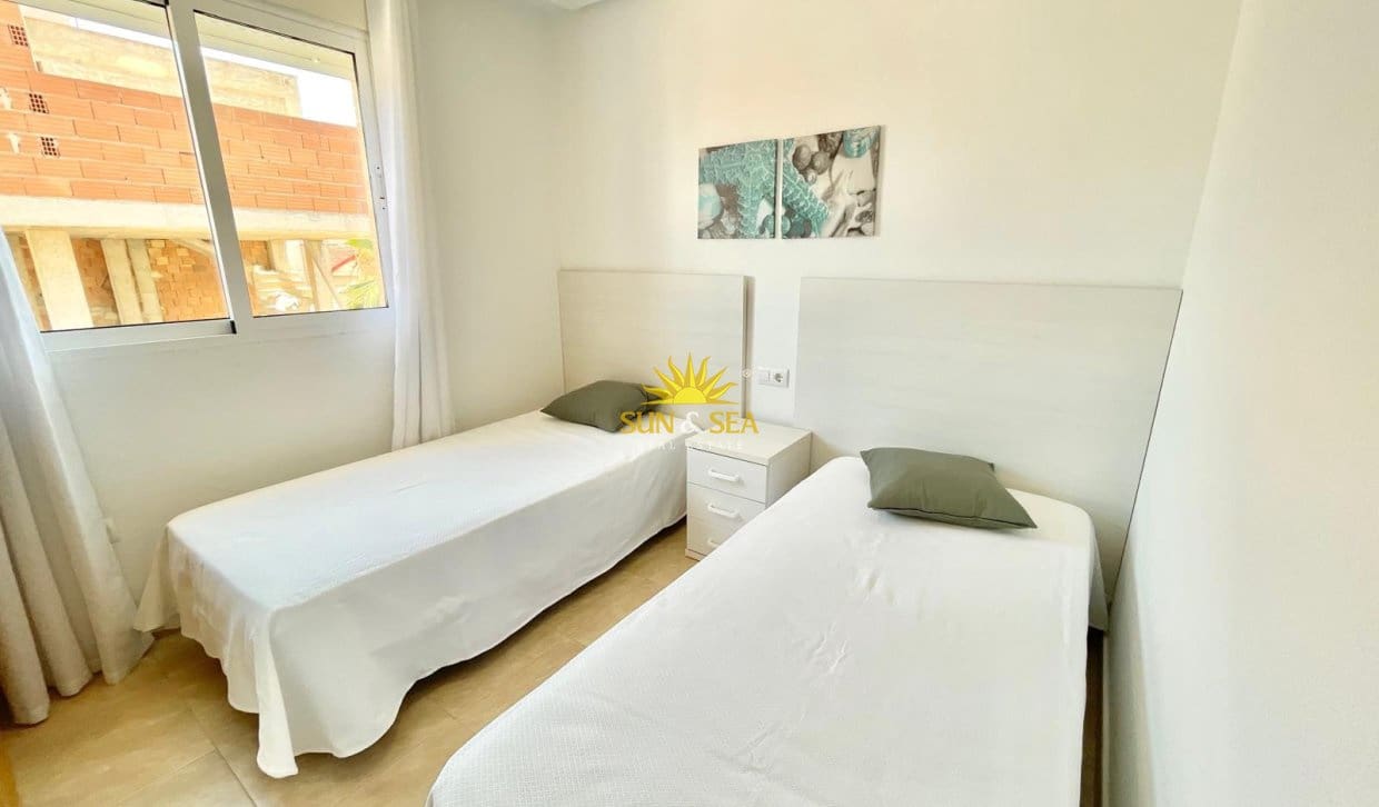 2 sovrum Lägenhet att hyra i Los Alcazares med garage - 800 € (Ref: 9893229)