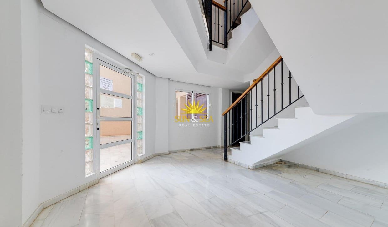 Casa de 2 habitaciones en Orihuela Costa en venta con piscina - 218.000 € (Ref: 9893230)