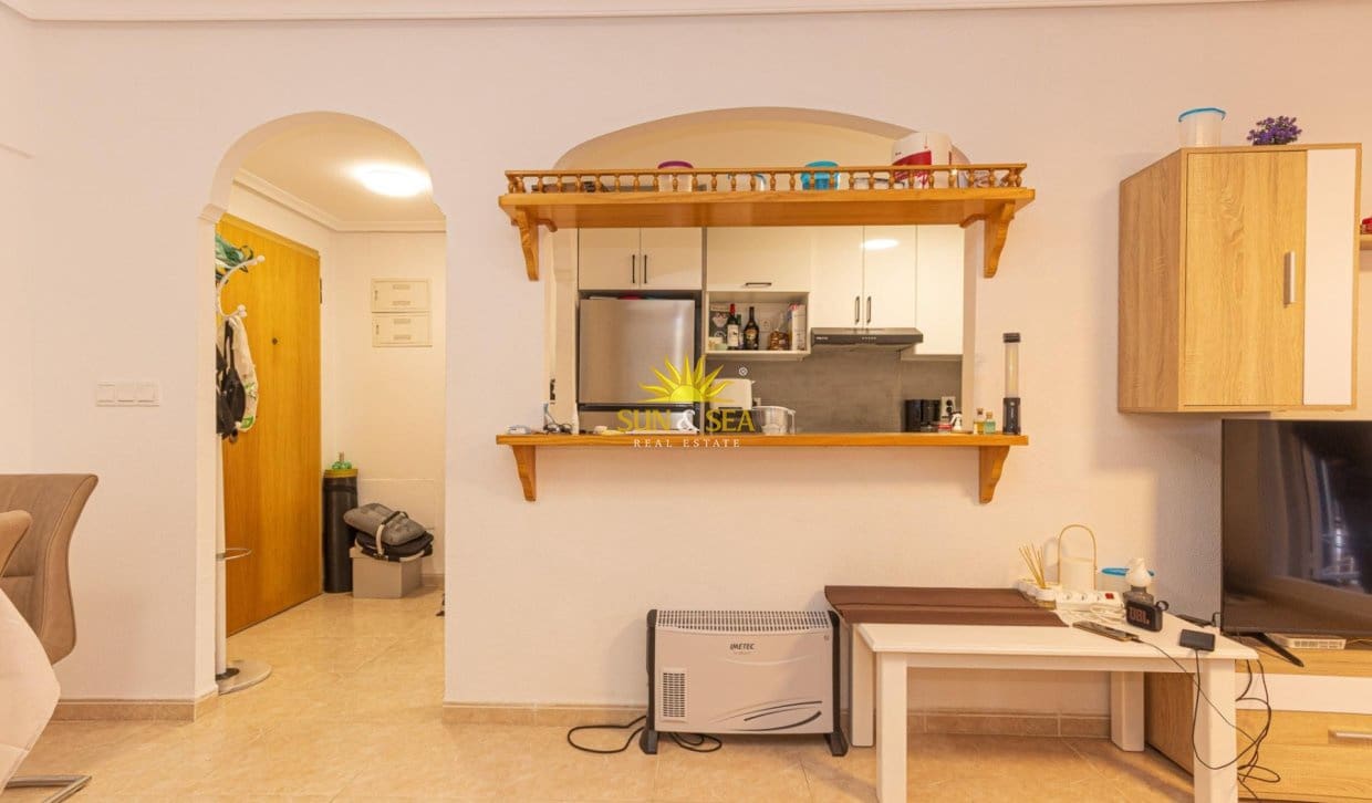 Casa de 2 habitaciones en Orihuela Costa en venta con piscina - 218.000 € (Ref: 9893230)