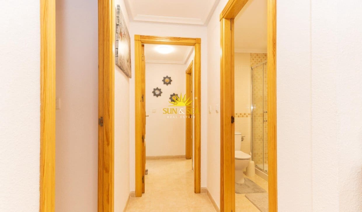 Casa de 2 habitaciones en Orihuela Costa en venta con piscina - 218.000 € (Ref: 9893230)