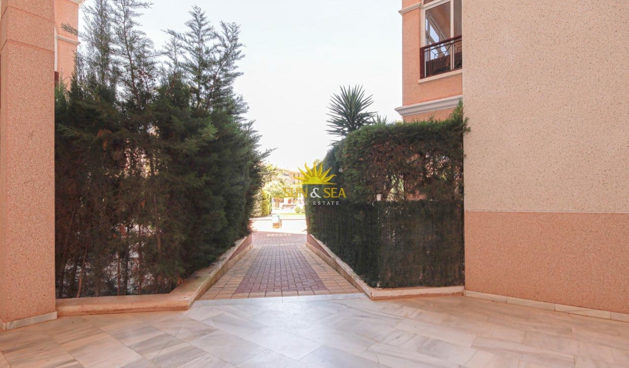 Casa de 2 habitaciones en Orihuela Costa en venta con piscina - 218.000 € (Ref: 9893230)