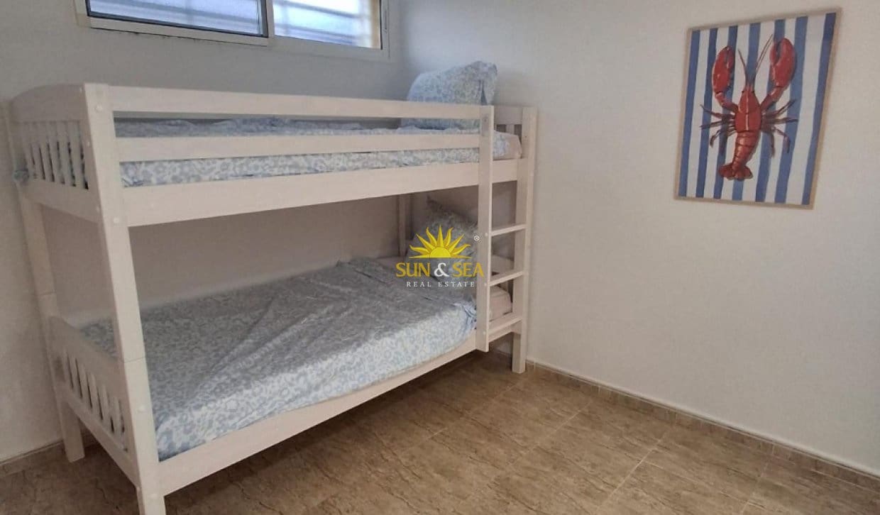 4 makuuhuone Omakotitalo lomavuokrausta paikassa Cabo de Palos mukana uima-altaan 
autotalli - 2 000 € (Ref: 9895163)