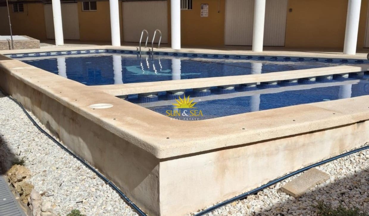 4 makuuhuone Omakotitalo lomavuokrausta paikassa Cabo de Palos mukana uima-altaan 
autotalli - 2 000 € (Ref: 9895163)