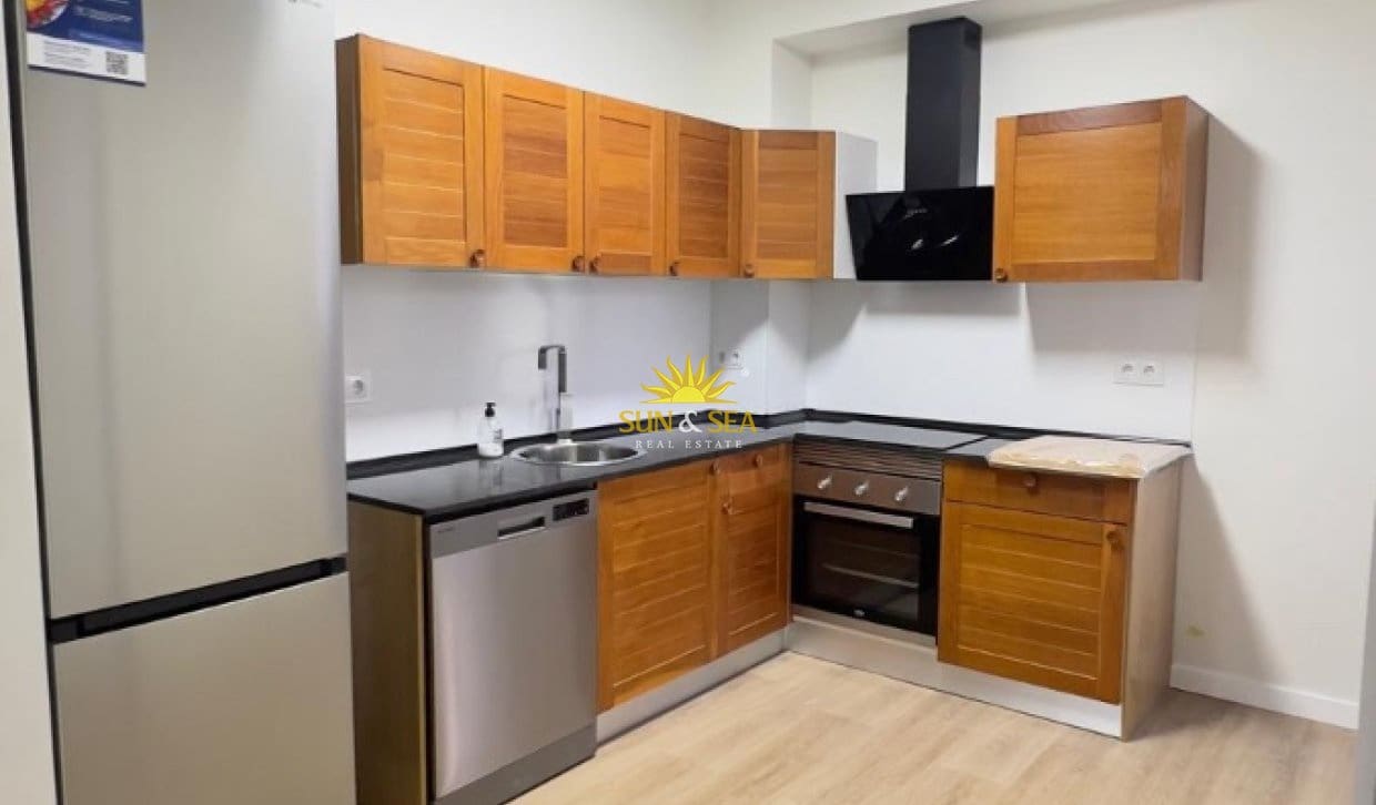 3 slaapkamer Appartement te huur in Murcia stad met garage - € 1.190 (Ref: 9895164)