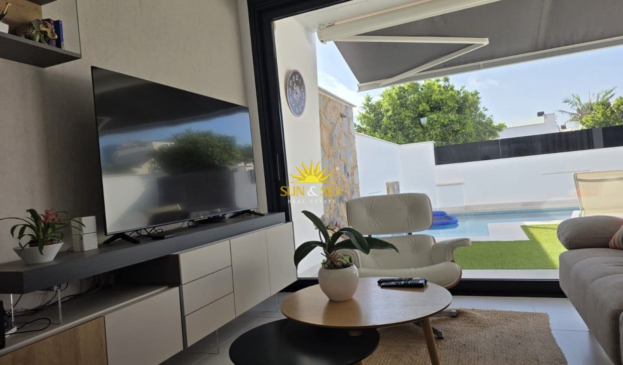 4 bedroom Townhouse for sale in San Pedro del Pinatar with pool - € 495,000 (Ref: 9895610)