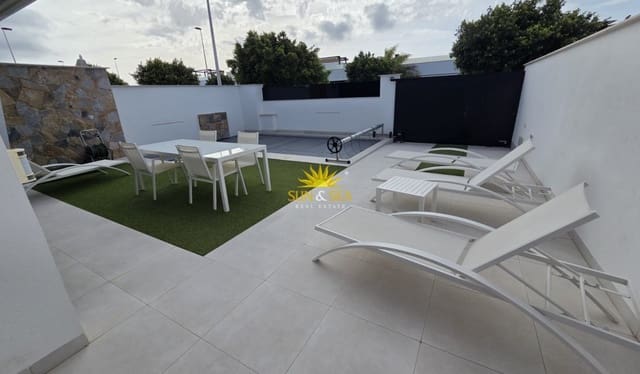 Casa de 4 habitaciones en San Pedro del Pinatar ciudad, San Pedro del Pinatar en venta con piscina - 495.000 € (Ref: 9895610)