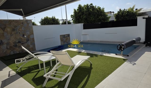 Casa de 4 habitaciones en San Pedro del Pinatar ciudad, San Pedro del Pinatar en venta con piscina - 495.000 € (Ref: 9895610)