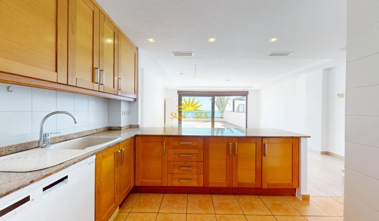 Apartamento de 3 habitaciones en Arenales del Sol en venta con piscina garaje - 525.000 € (Ref: 9896952)