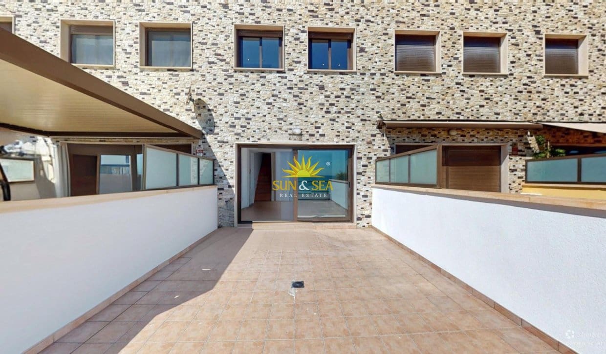 Apartamento de 3 habitaciones en Arenales del Sol en venta con piscina garaje - 525.000 € (Ref: 9896952)