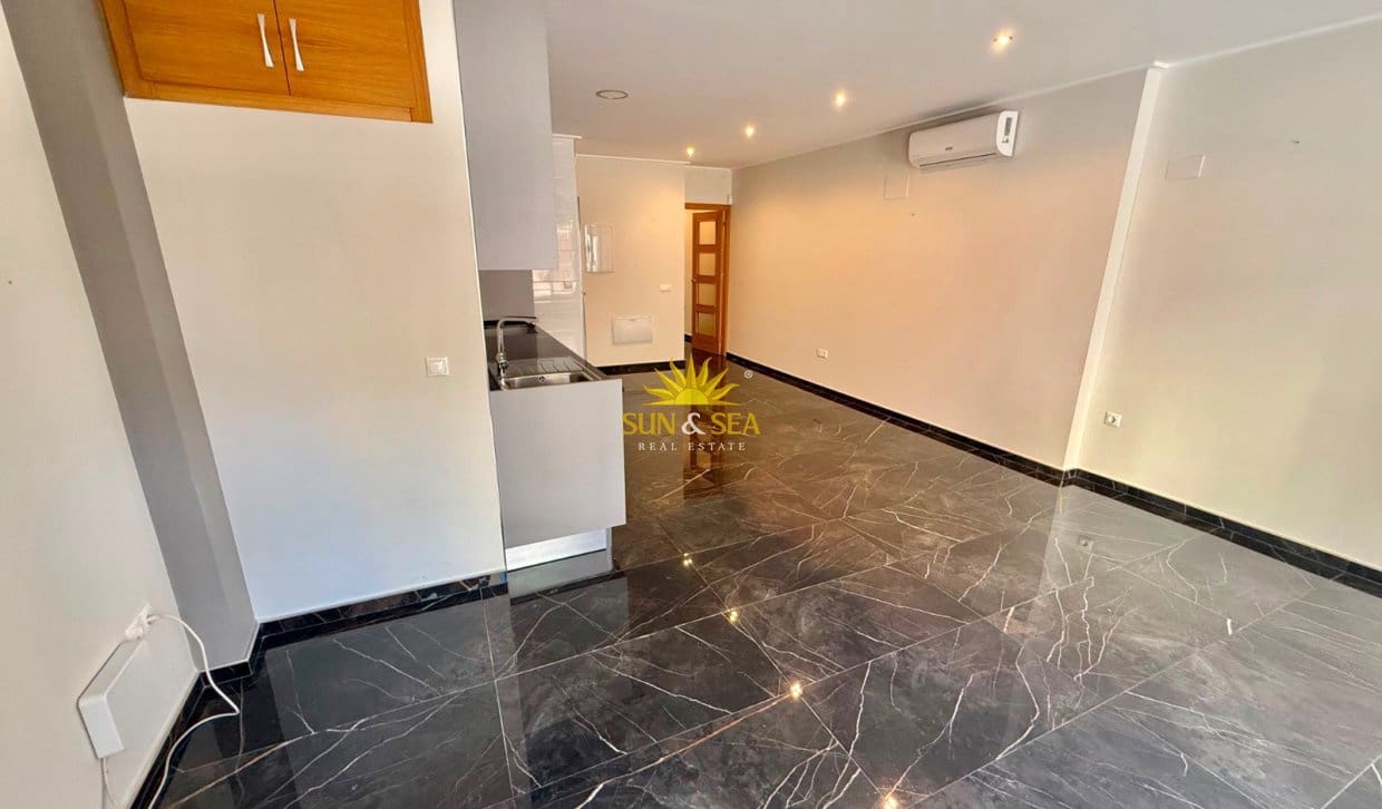 2 chambre Maison de Ville à vendre à Torrevieja avec garage - 280 000 € (Ref: 9896953)