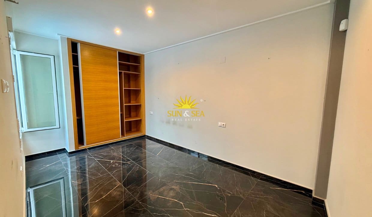 2 chambre Maison de Ville à vendre à Torrevieja avec garage - 280 000 € (Ref: 9896953)
