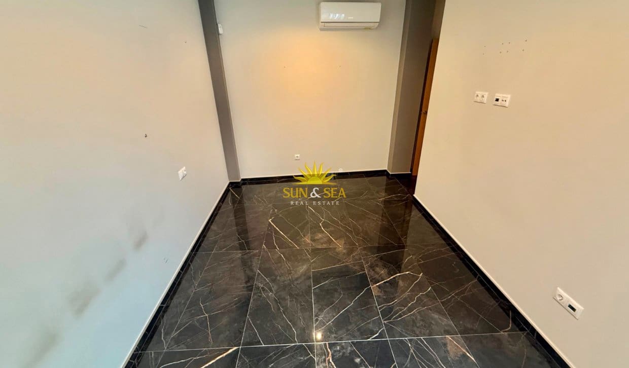 2 chambre Maison de Ville à vendre à Torrevieja avec garage - 280 000 € (Ref: 9896953)