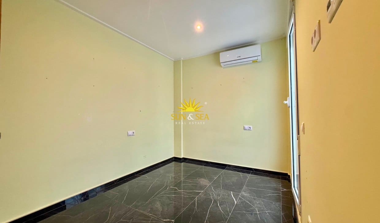 2 chambre Maison de Ville à vendre à Torrevieja avec garage - 280 000 € (Ref: 9896953)