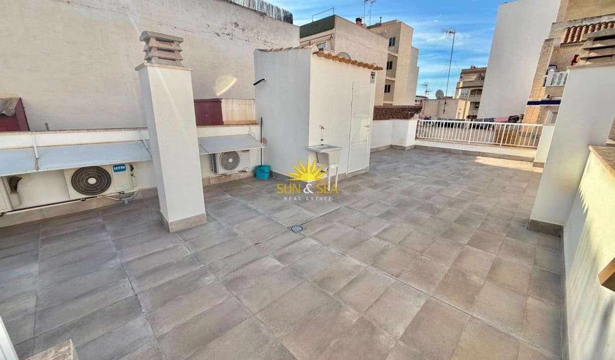 2 chambre Maison de Ville à vendre à Torrevieja avec garage - 280 000 € (Ref: 9896953)
