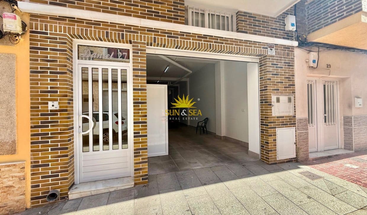 2 chambre Maison de Ville à vendre à Torrevieja avec garage - 280 000 € (Ref: 9896953)