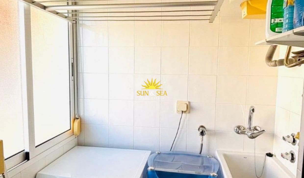 2 soveværelse Lejlighed til salg i Dehesa de Campoamor med swimmingpool - € 290.000 (Ref: 9897409)
