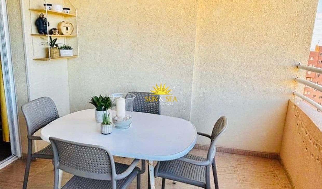 2 soveværelse Lejlighed til salg i Dehesa de Campoamor med swimmingpool - € 290.000 (Ref: 9897409)