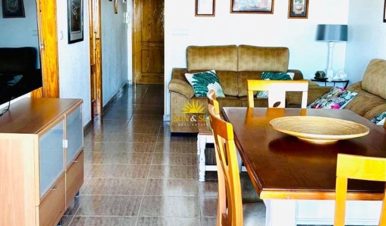 2 soveværelse Lejlighed til salg i Dehesa de Campoamor med swimmingpool - € 290.000 (Ref: 9897409)