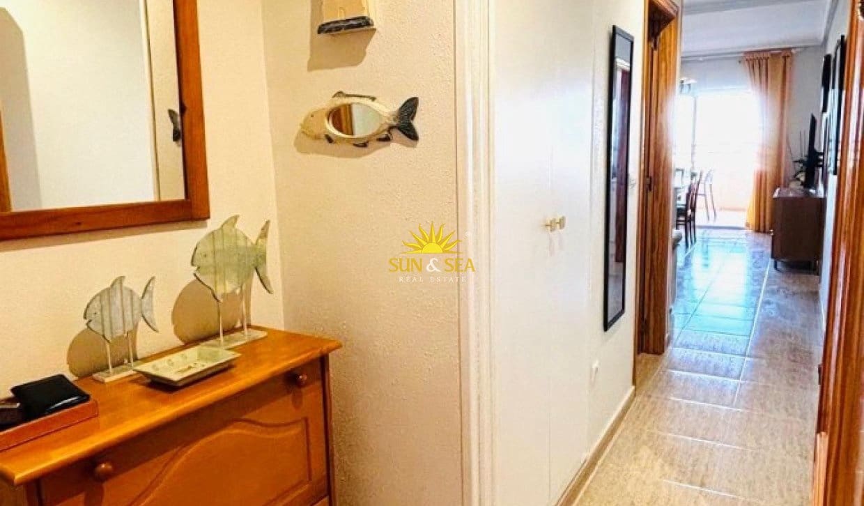 2 soveværelse Lejlighed til salg i Dehesa de Campoamor med swimmingpool - € 290.000 (Ref: 9897409)