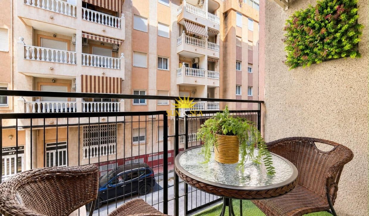 1 chambre Studio à vendre à Torrevieja - 95 000 € (Ref: 9898468)