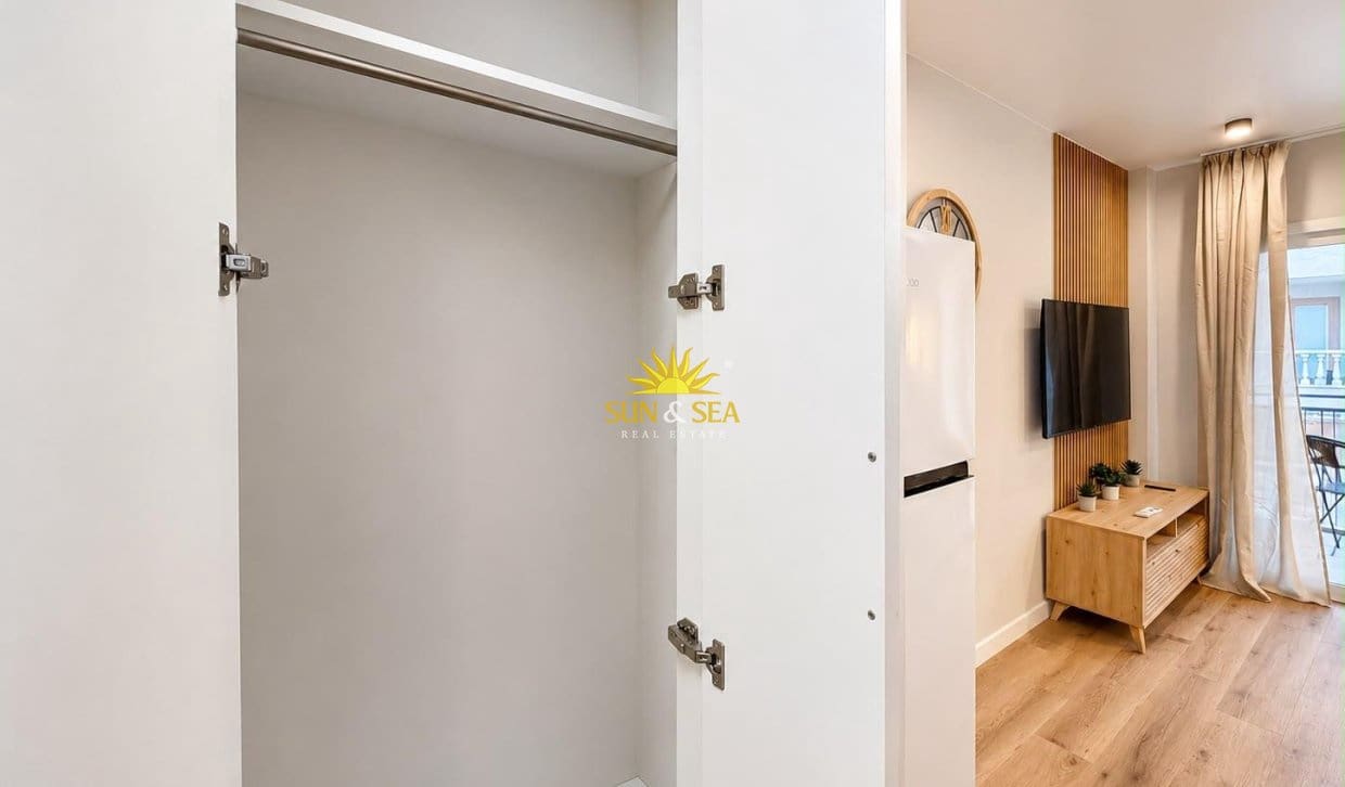 1 chambre Studio à vendre à Torrevieja - 95 000 € (Ref: 9898468)