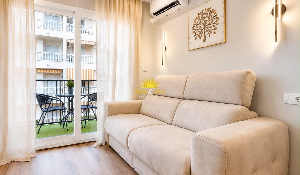 1 chambre Studio à vendre à Torrevieja - 95 000 € (Ref: 9898468)