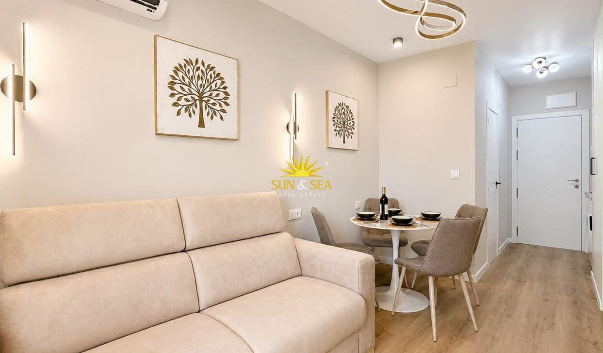 1 chambre Studio à vendre à Torrevieja - 95 000 € (Ref: 9898468)