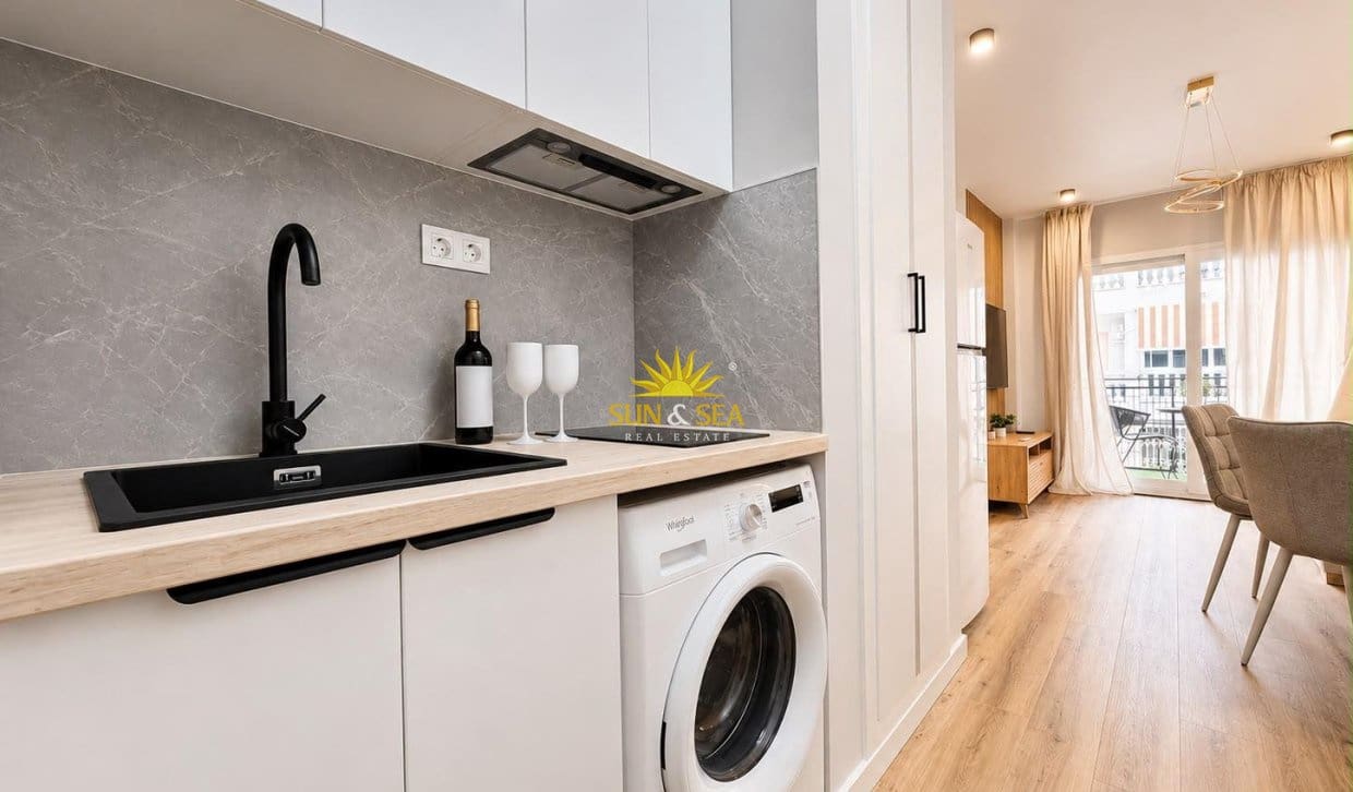 1 chambre Studio à vendre à Torrevieja - 95 000 € (Ref: 9898468)