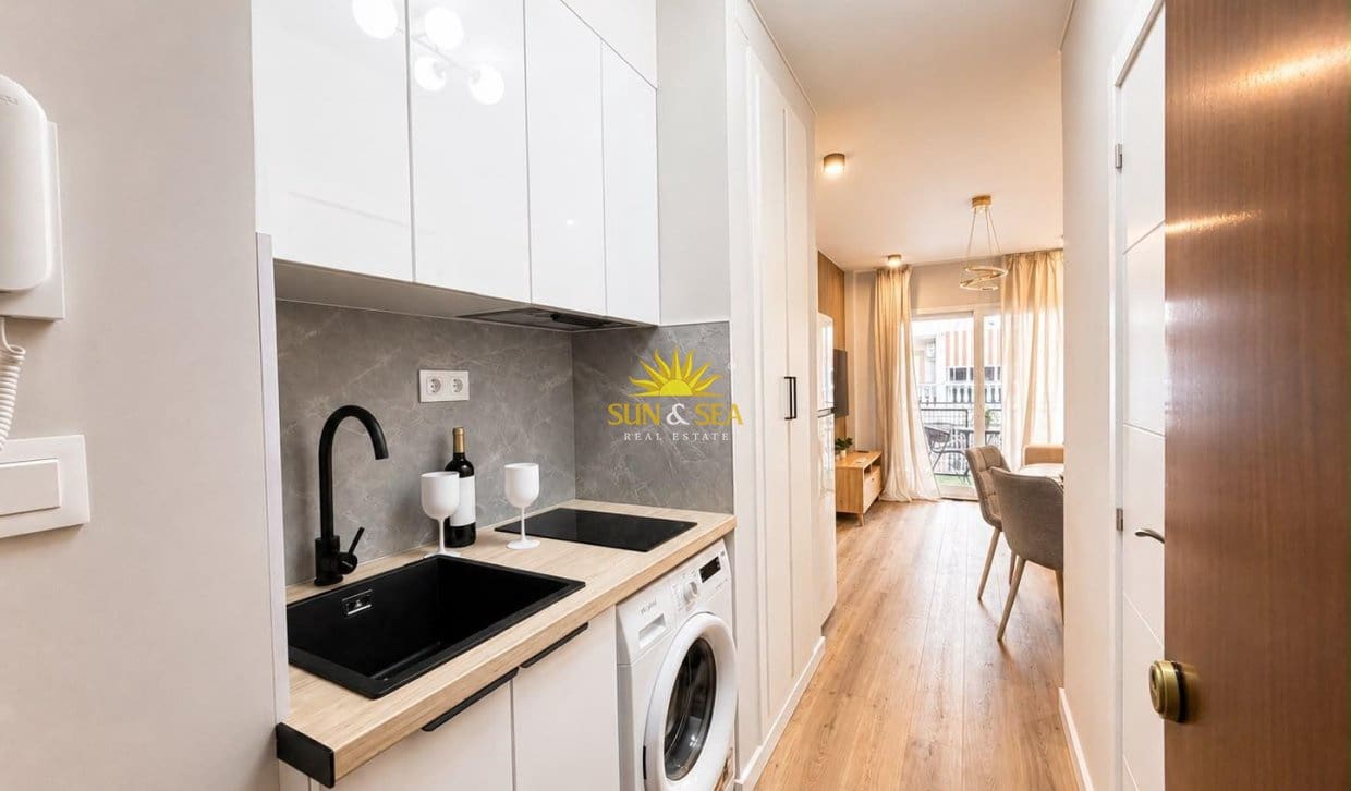 1 chambre Studio à vendre à Torrevieja - 95 000 € (Ref: 9898468)