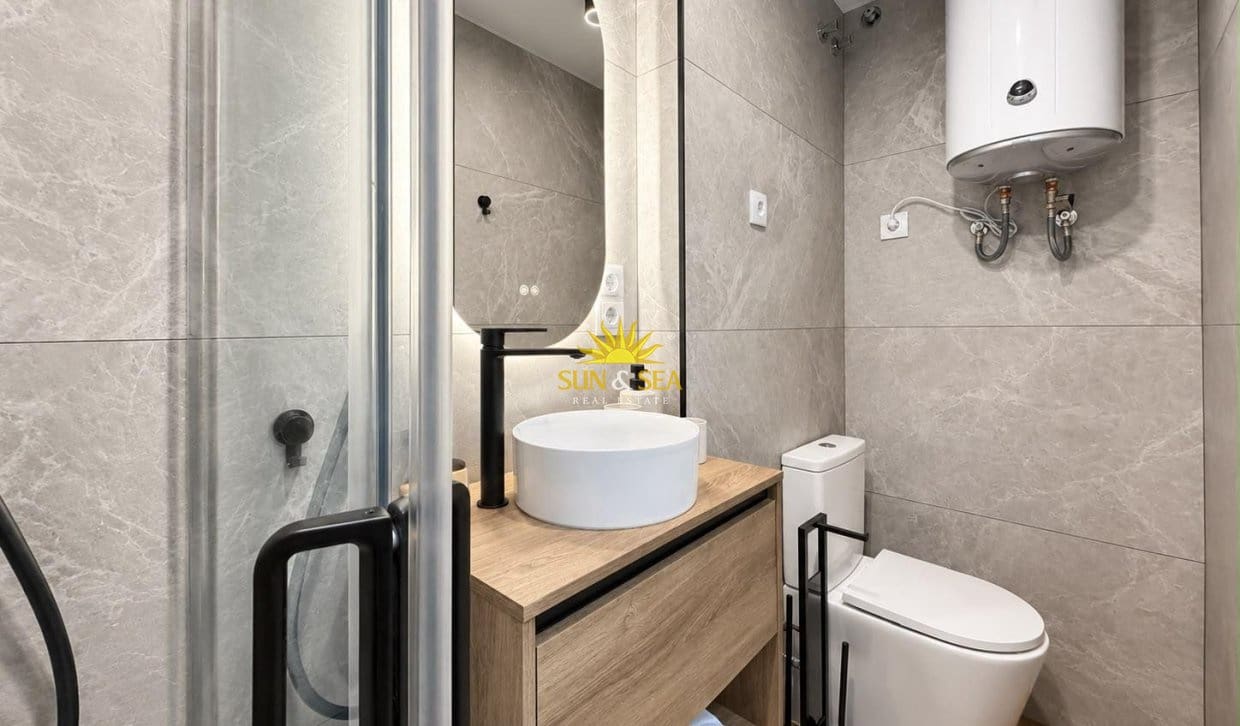 1 chambre Studio à vendre à Torrevieja - 95 000 € (Ref: 9898468)