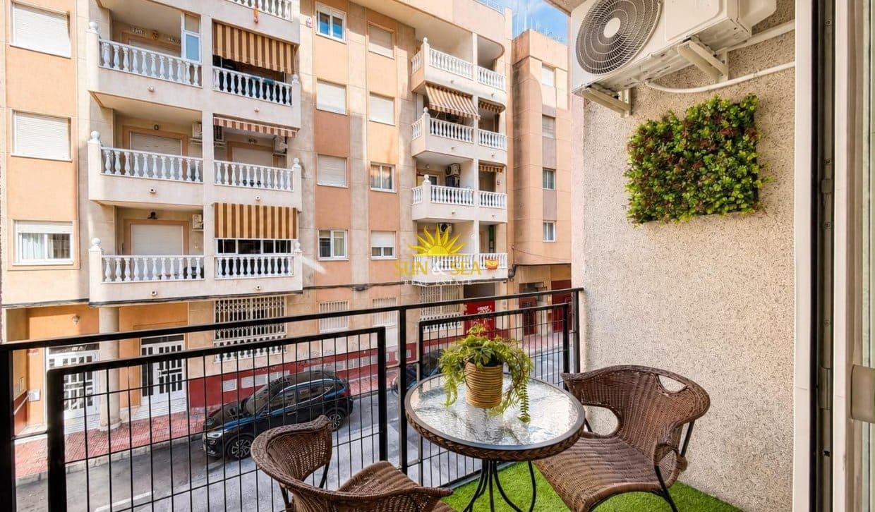 1 chambre Studio à vendre à Torrevieja - 95 000 € (Ref: 9898468)