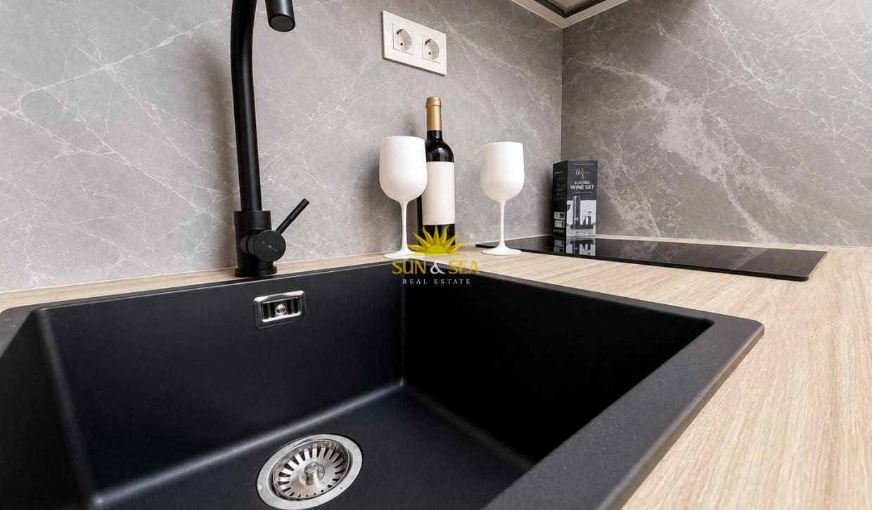 1 chambre Studio à vendre à Torrevieja - 95 000 € (Ref: 9898468)
