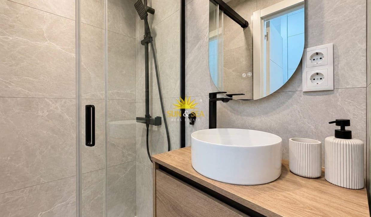 1 chambre Studio à vendre à Torrevieja - 95 000 € (Ref: 9898468)