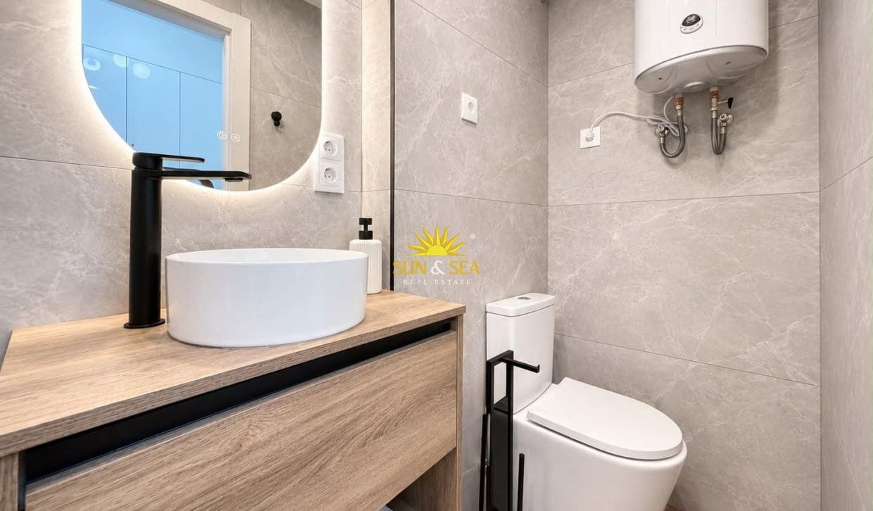 1 chambre Studio à vendre à Torrevieja - 95 000 € (Ref: 9898468)