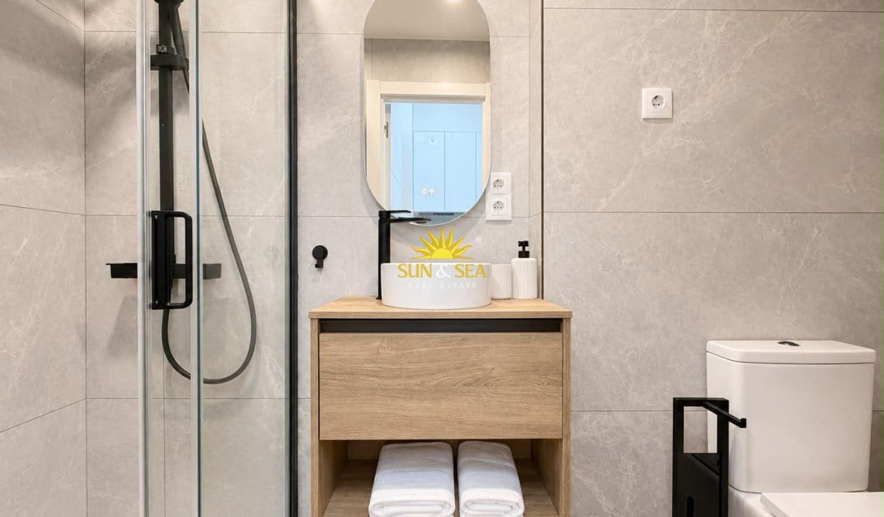 1 chambre Studio à vendre à Torrevieja - 95 000 € (Ref: 9898468)