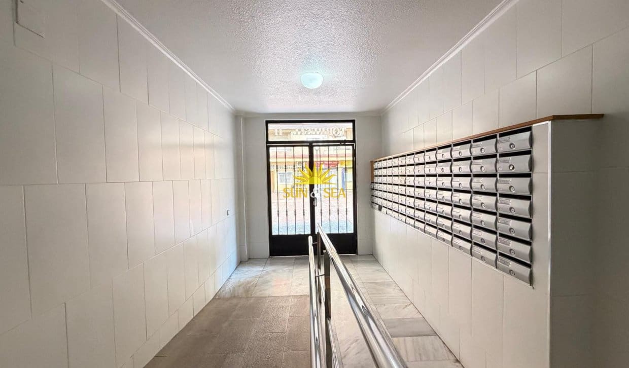 1 chambre Studio à vendre à Torrevieja - 95 000 € (Ref: 9898468)