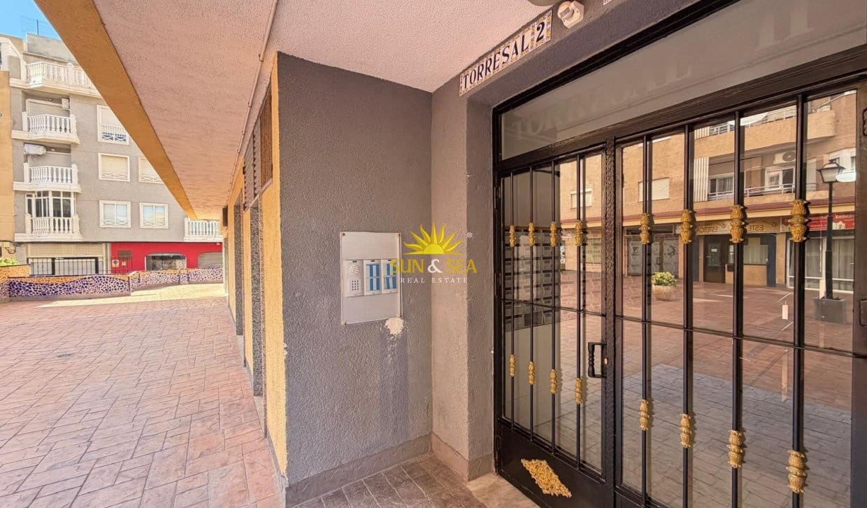 1 chambre Studio à vendre à Torrevieja - 95 000 € (Ref: 9898468)