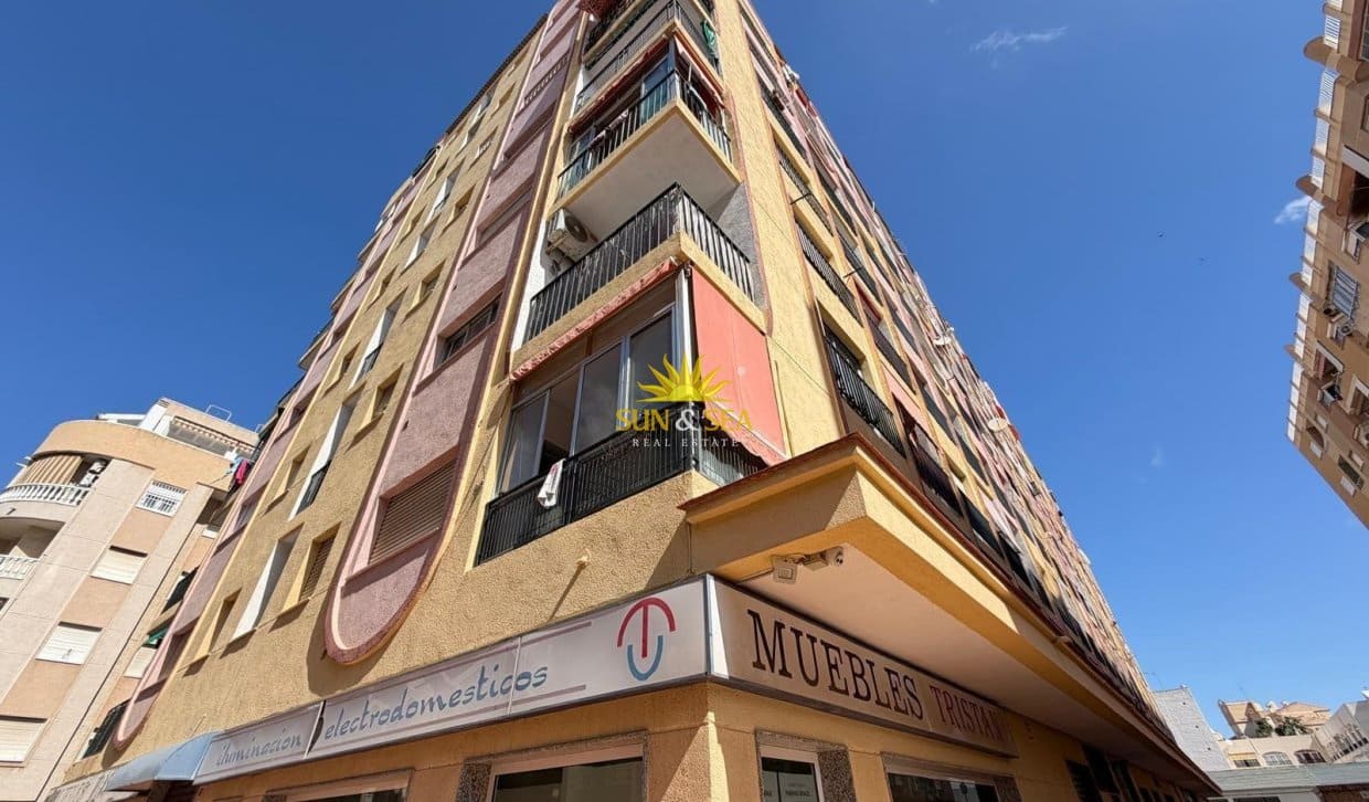 1 chambre Studio à vendre à Torrevieja - 95 000 € (Ref: 9898468)