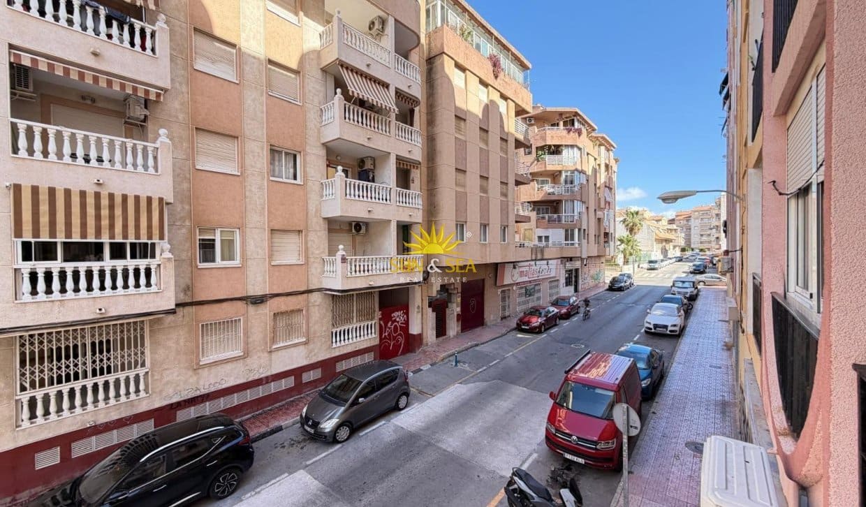 1 chambre Studio à vendre à Torrevieja - 95 000 € (Ref: 9898468)