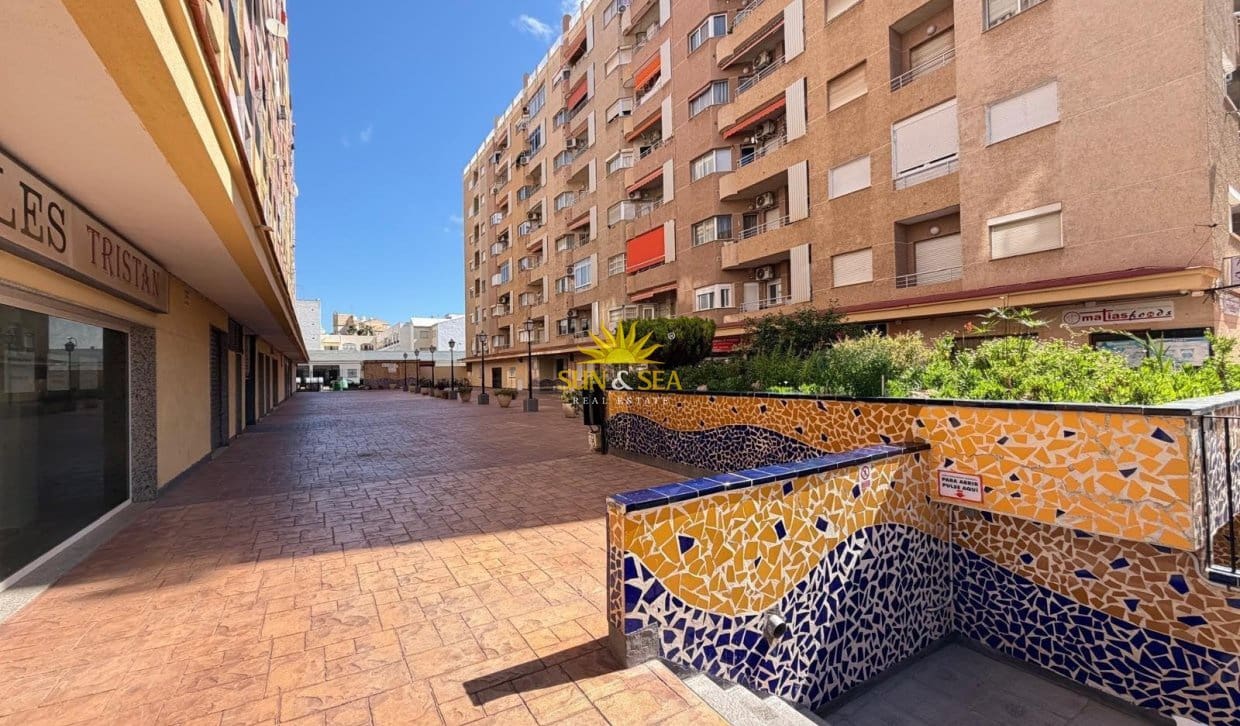 1 chambre Studio à vendre à Torrevieja - 95 000 € (Ref: 9898468)