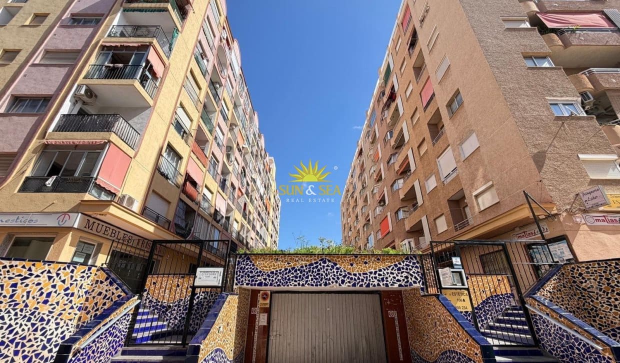 1 chambre Studio à vendre à Torrevieja - 95 000 € (Ref: 9898468)