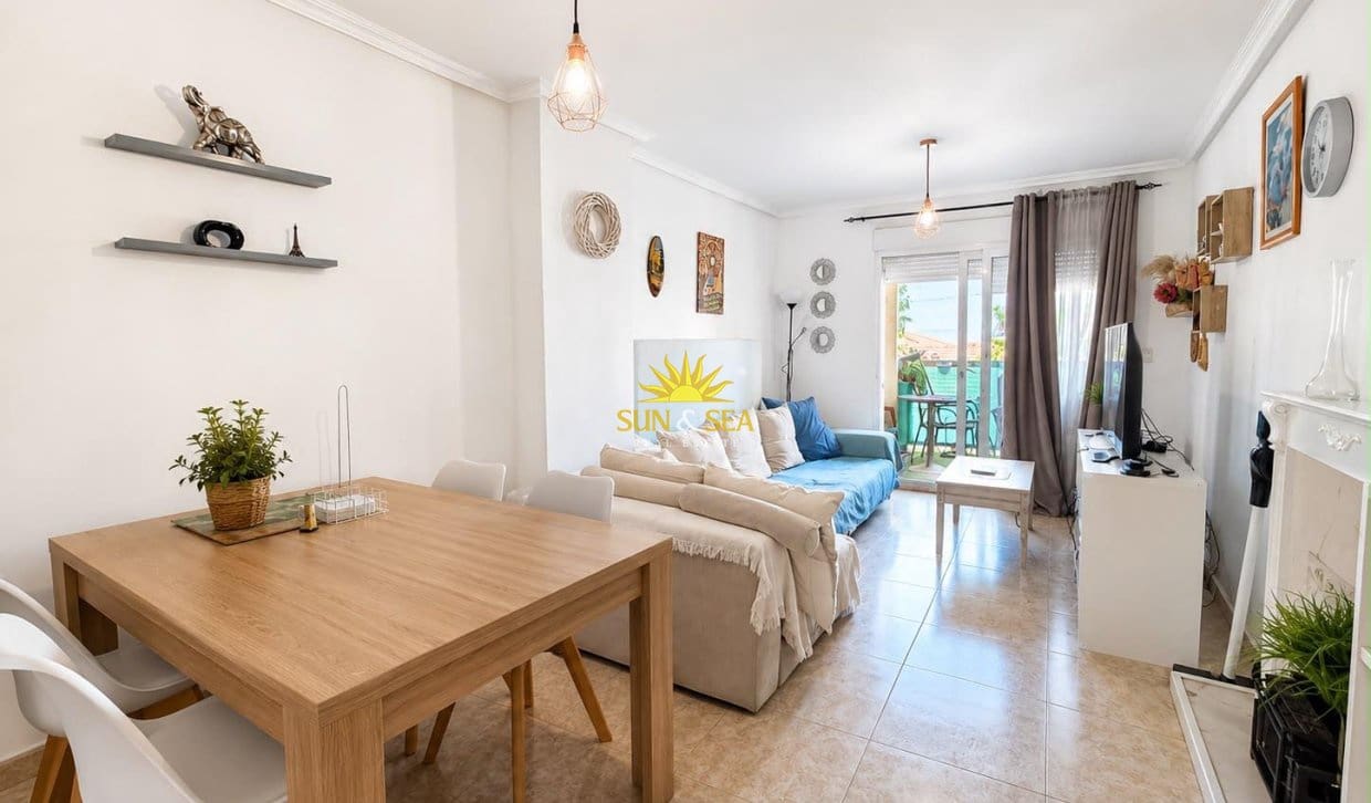 Apartamento de 2 habitaciones en Torrevieja en venta - 160.000 € (Ref: 9898469)