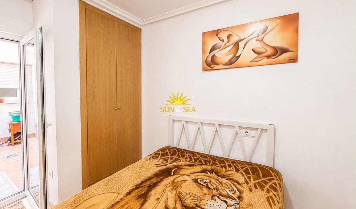 Apartamento de 2 habitaciones en Torrevieja en venta - 160.000 € (Ref: 9898469)