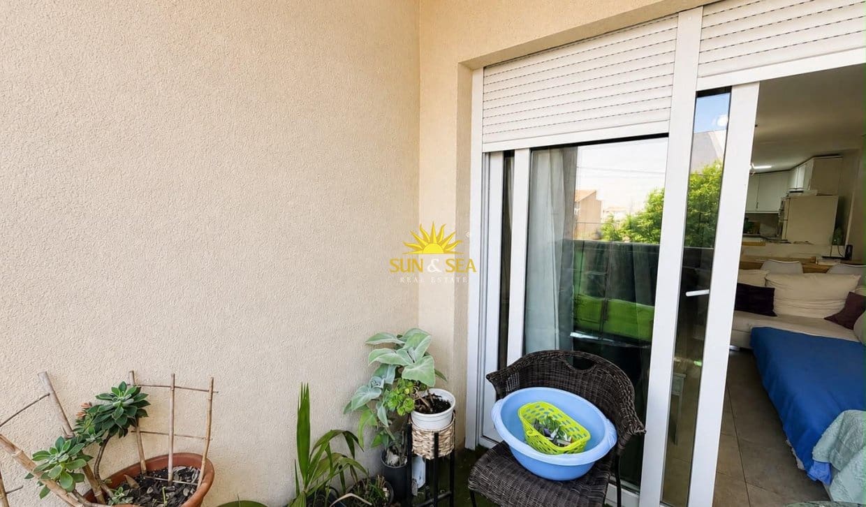 Apartamento de 2 habitaciones en Torrevieja en venta - 160.000 € (Ref: 9898469)