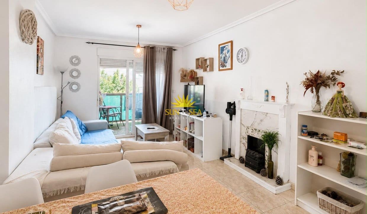 Apartamento de 2 habitaciones en Torrevieja en venta - 160.000 € (Ref: 9898469)